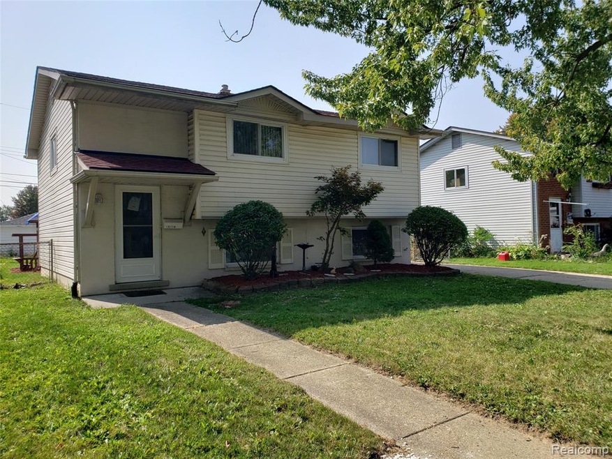 15774 Dugan St, Roseville, MI 48066 - photo 1