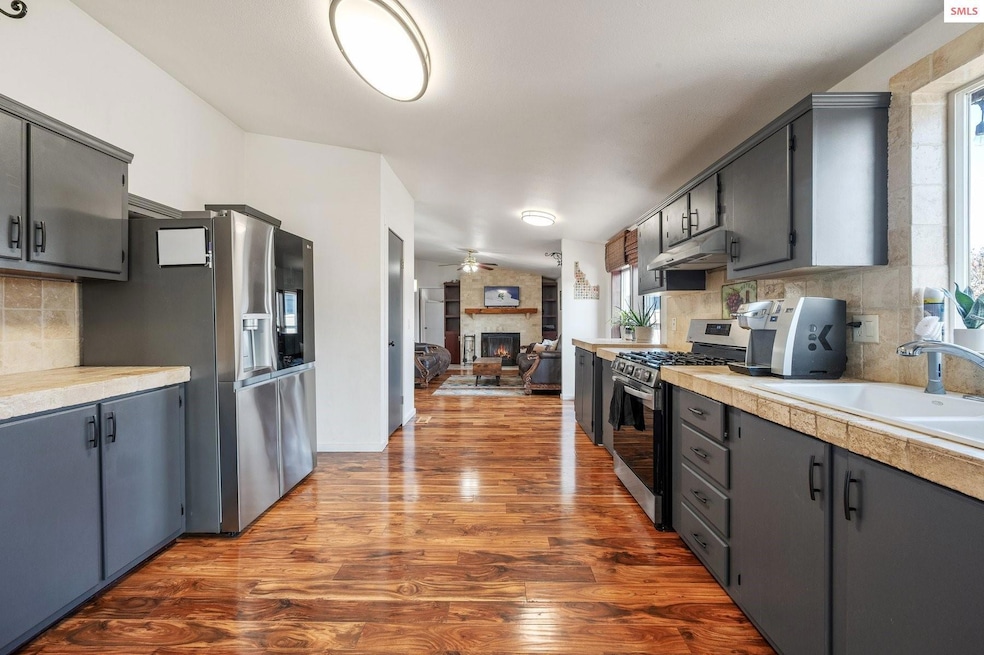 662 Roberson Way, Sandpoint, ID 83864 - photo 1