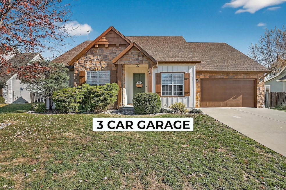 3512 N Ledgestone Dr, Ozark, MO 65721 - photo 1