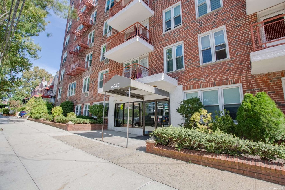 65-15 Alderton St unit 2E, Rego Park, NY 11374 - photo 1
