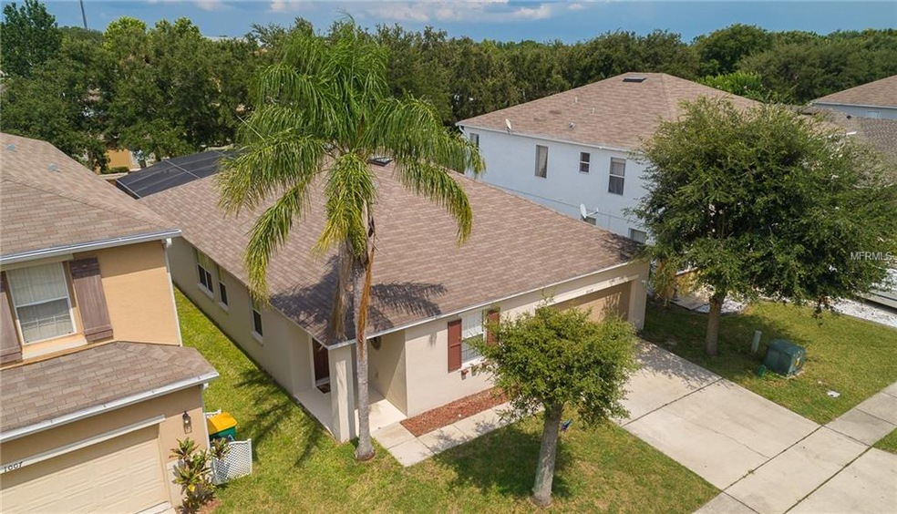 That roof looks brand new!!