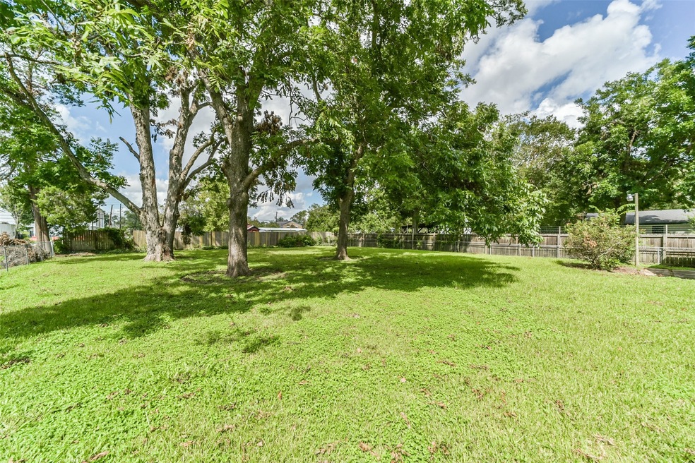 6205 Morrow St, Houston, TX 77091 - photo 1