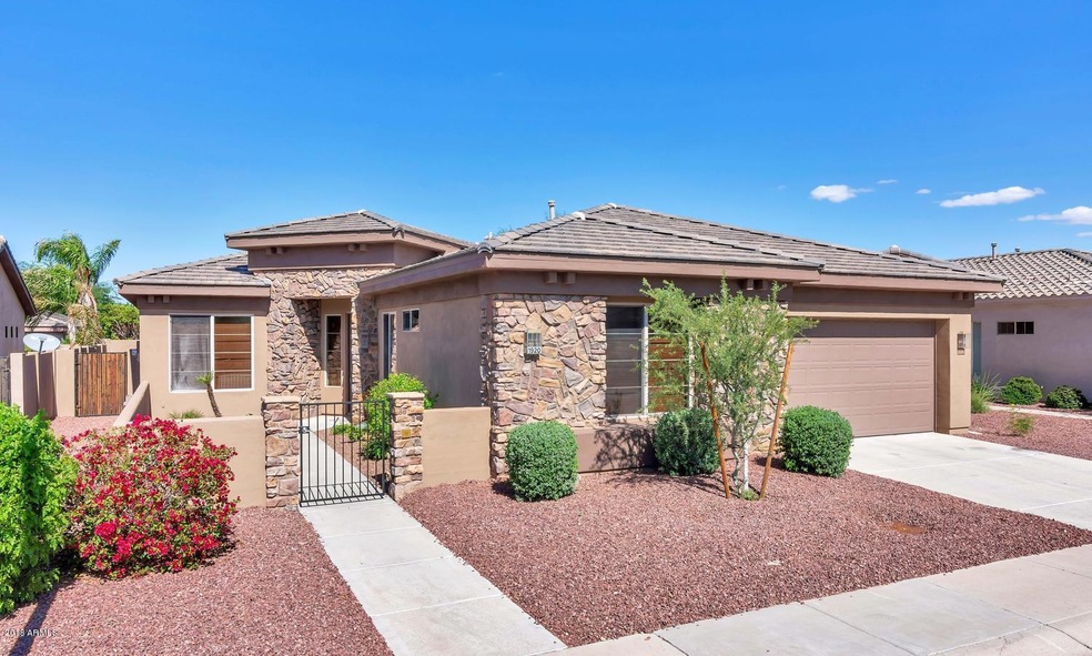 1920 E Latona Rd-large-001-18-Front Exte