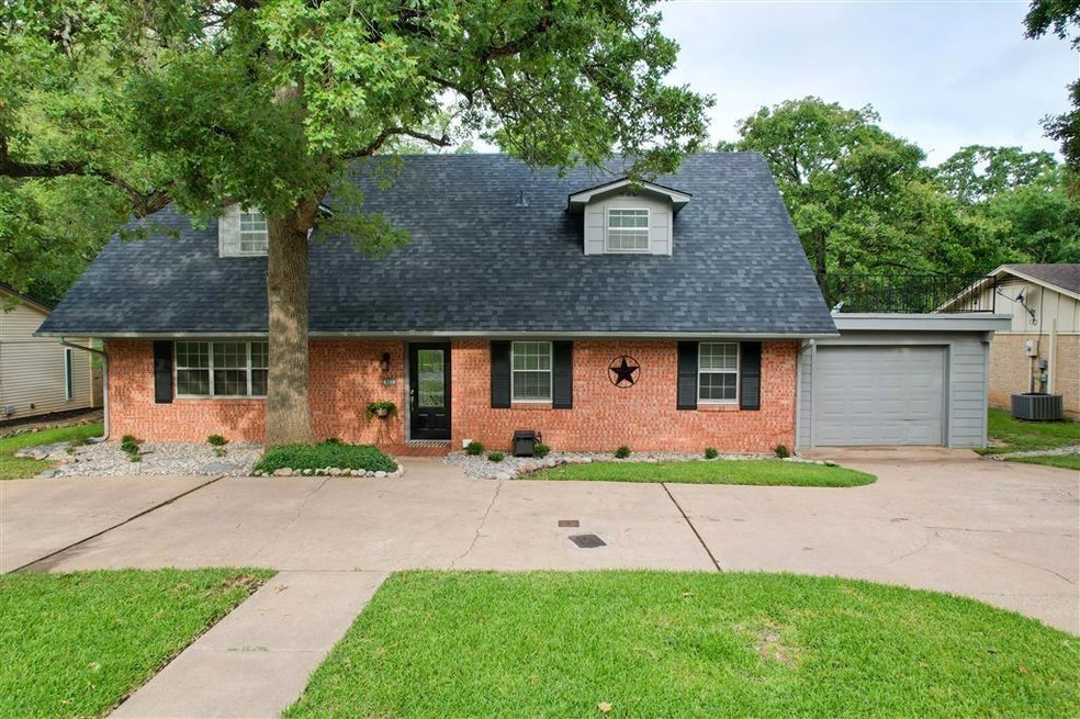 907 Glen Key St, Denison, TX 75020 - photo 1