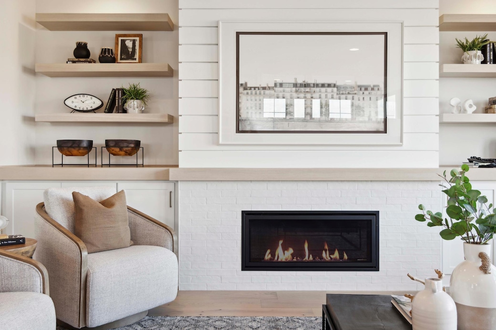 Photo taken from previous model with a similar floorplan.  While similar, some options shown in the picture may not be included in this pricing.  Please ask for a detailed list of included features for this listing.