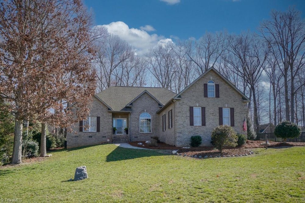 2323 Hickory Forest Dr, Asheboro, NC 27203 - photo 1