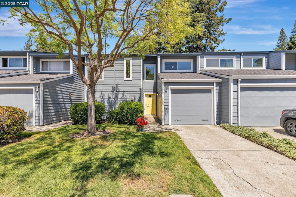 Sold $860,000 • Co-Listing Agent