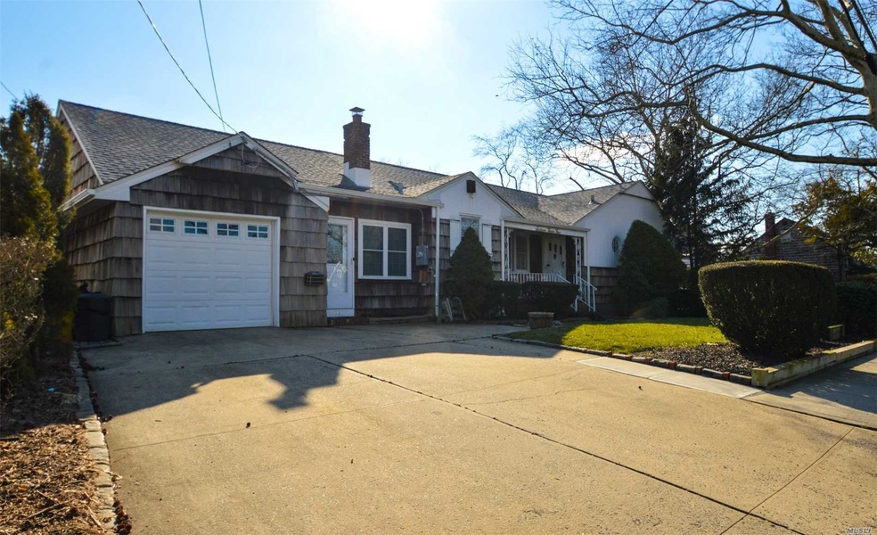 1635 Peninsula Blvd, Hewlett, NY 11557 - photo 1