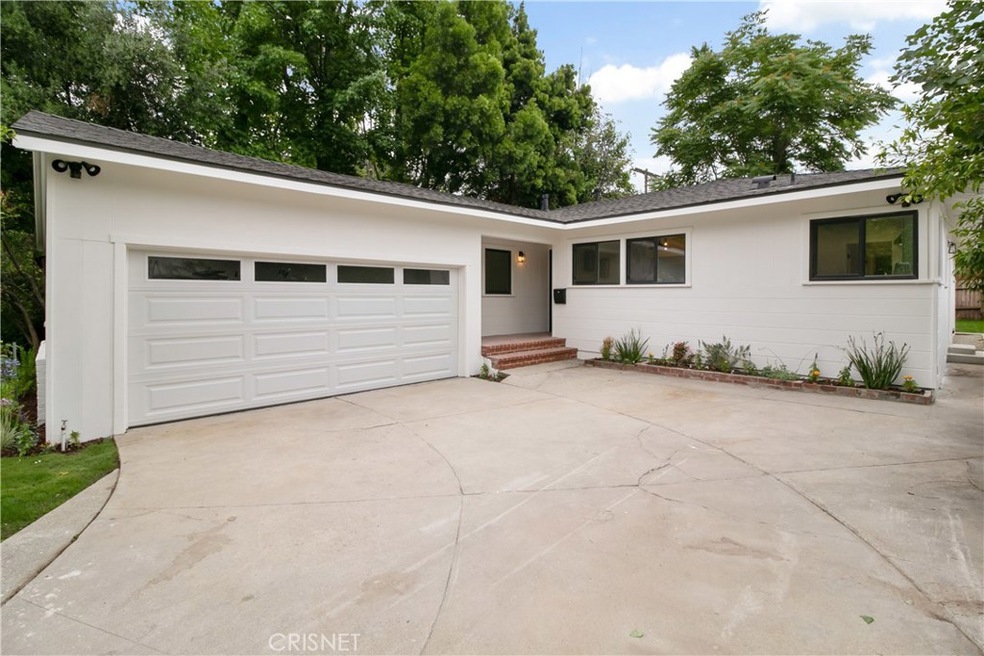 22124 Dumetz Rd, Woodland Hills, CA 91364 - photo 1