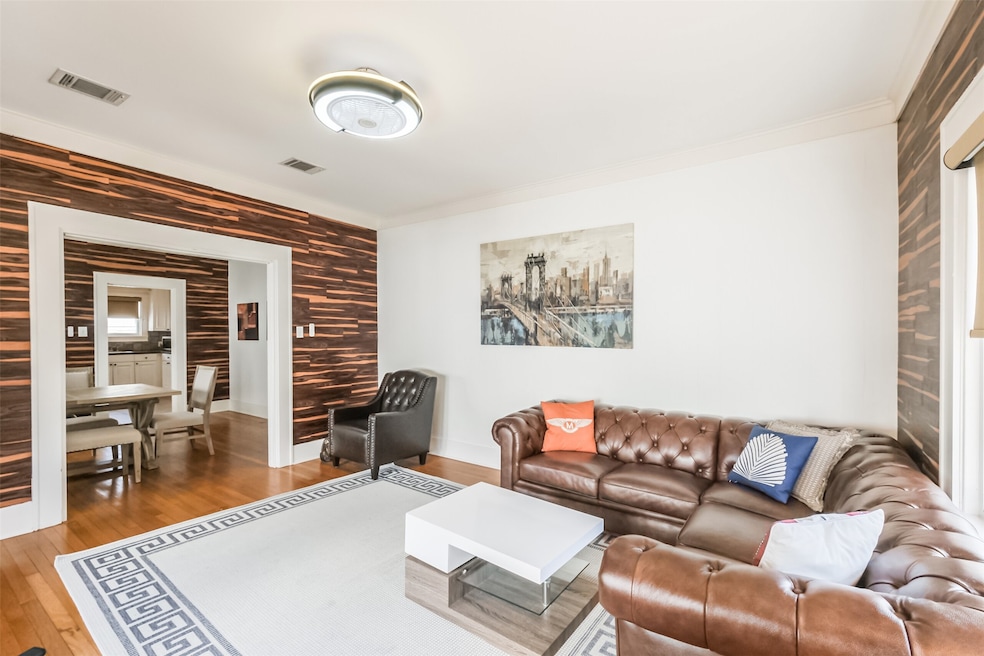 1716 Richmond Ave unit 2, Houston, TX 77098 - photo 1