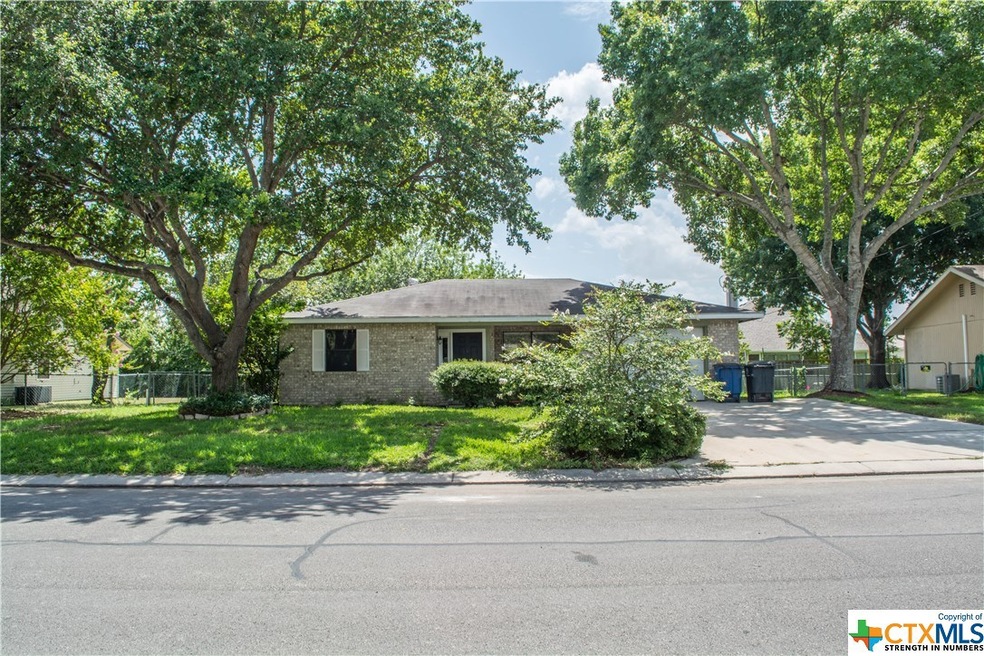 541 Denise Dr, New Braunfels, TX 78130 - photo 1