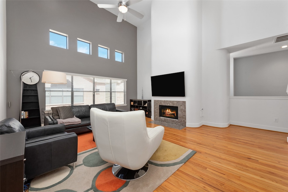 2705 Rutland St unit E, Houston, TX 77008 - photo 1