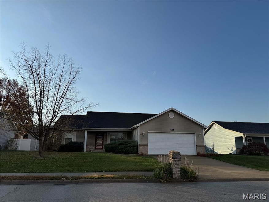 521 Jeffrey Pine Ct, O Fallon, IL 62269 - photo 1