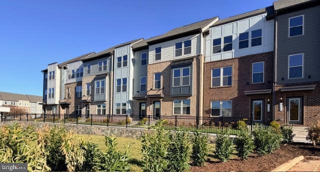 2172 Glacier Rd, Herndon, VA 20170 - photo 1