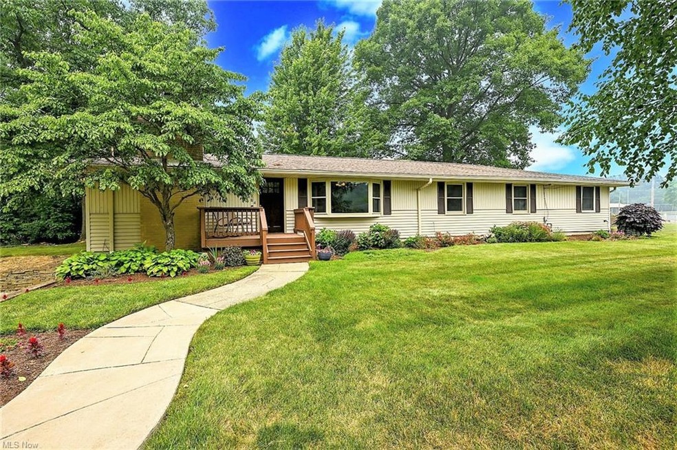 *WELCOME HOME ~ 1484 CRUSADE DR. ~ ALMOST 3,000 SQ