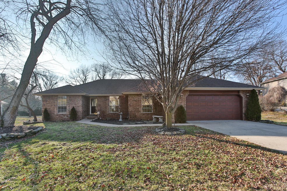 871 Golden Meadows Dr, Nixa, MO 65714 - photo 1