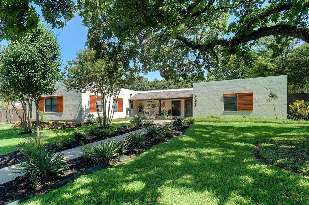 905 Lynhurst Ln, Denton, TX 76205 - photo 1