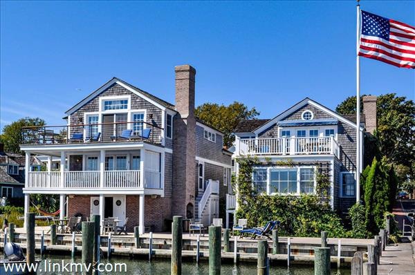 The Ferry House (left) + The Dexter House (right)