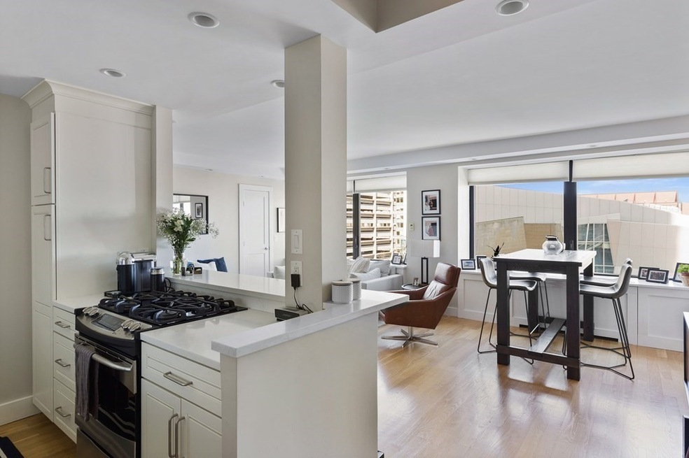 Harbor Towers unit 5H, Boston, MA 02110 - photo 1