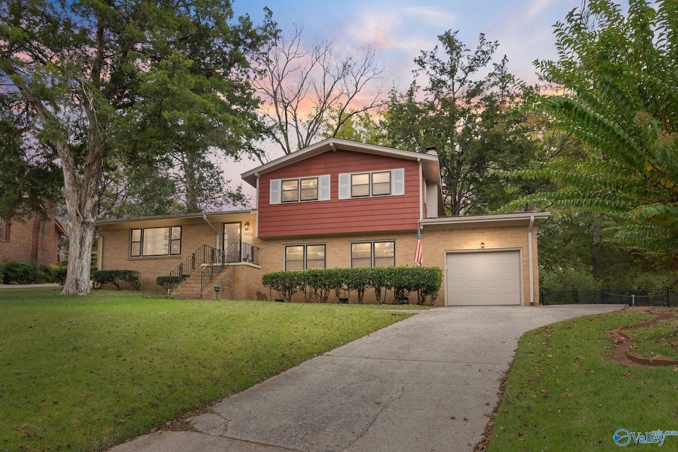 3924 NW South Crestview Dr, Huntsville, AL 35816 - photo 1