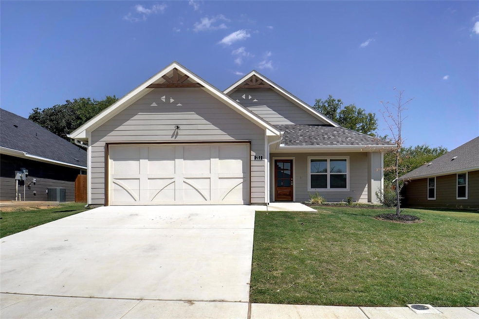 211 Clover Cir, Weatherford, TX 76086 - photo 1