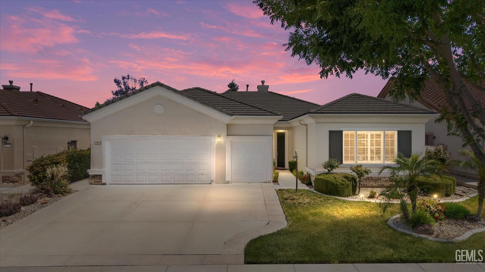 13802 Blossom Ridge Dr, Bakersfield, CA 93306 - photo 1