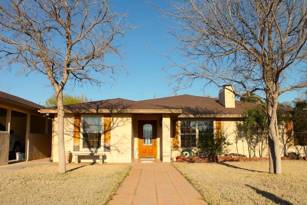 2002 Tarleton St, Midland, TX 79707 - photo 1