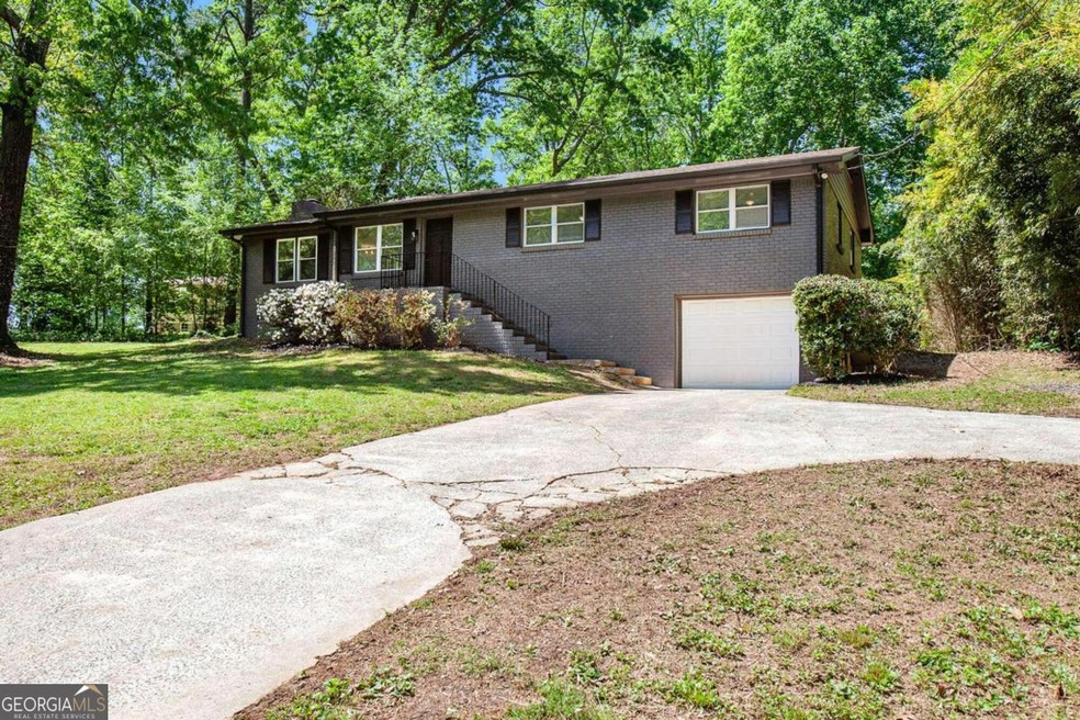 5559 Forest Dr, Acworth, GA 30102 - photo 1