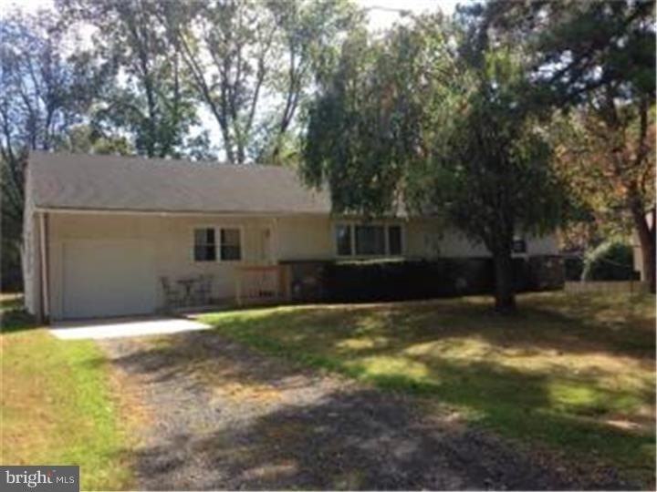 1239 Benn Ln, Warminster, PA 18974 - photo 1