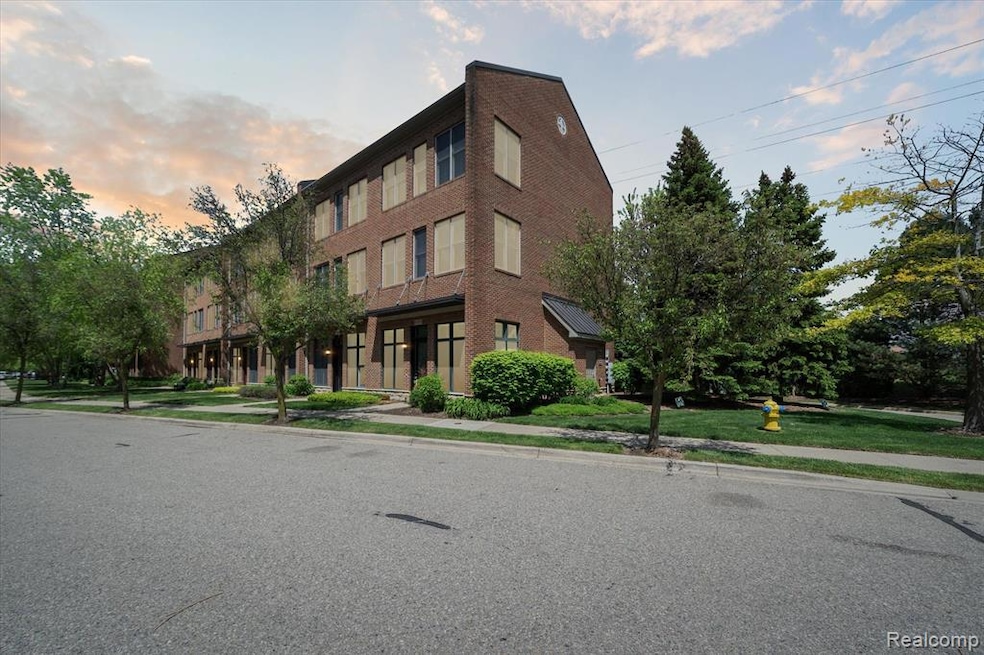 537 Lewis St unit 7A50, Birmingham, MI 48009 - photo 1