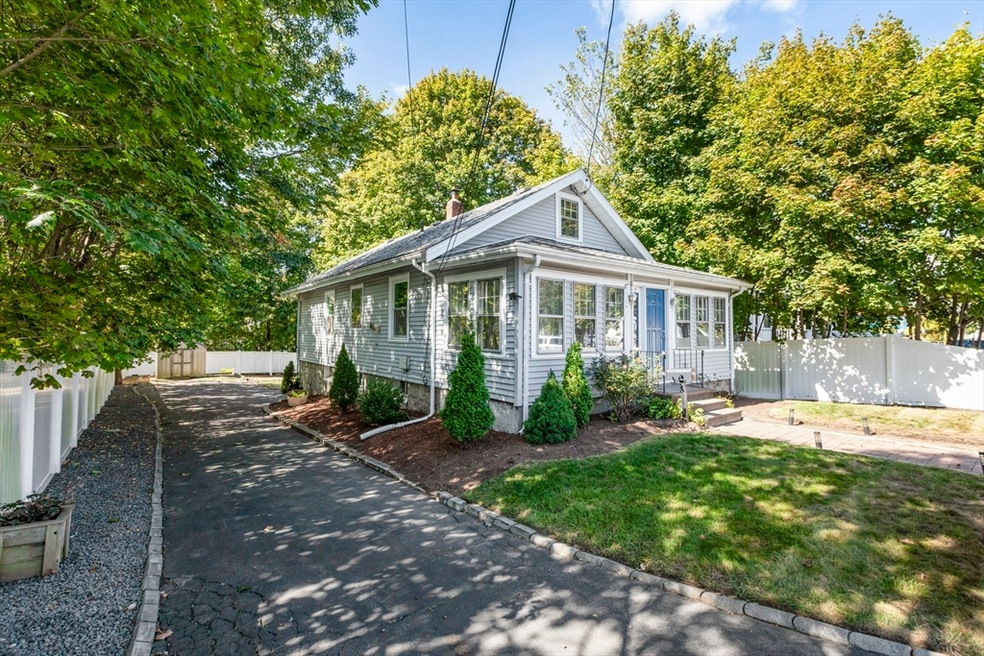 Pending $479,900 • Co-Listing Agent