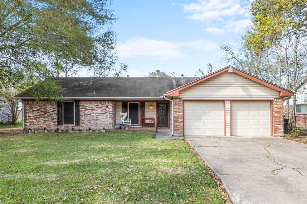 2612 Perry Ln, Alvin, TX 77511 - photo 1