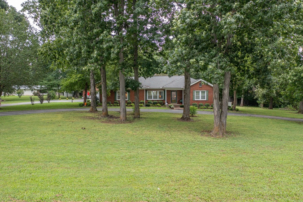 1909 Madison St, Shelbyville, TN 37160 - photo 1