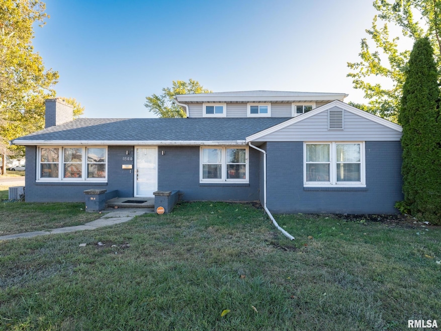 1844 Court St, Pekin, IL 61554 - photo 1