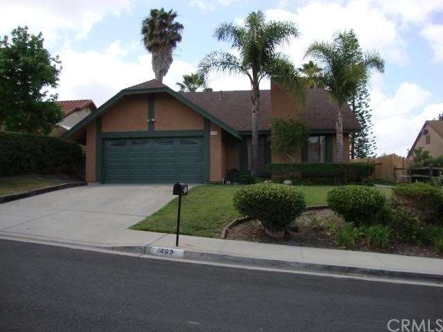 Beautiful curb appeal!