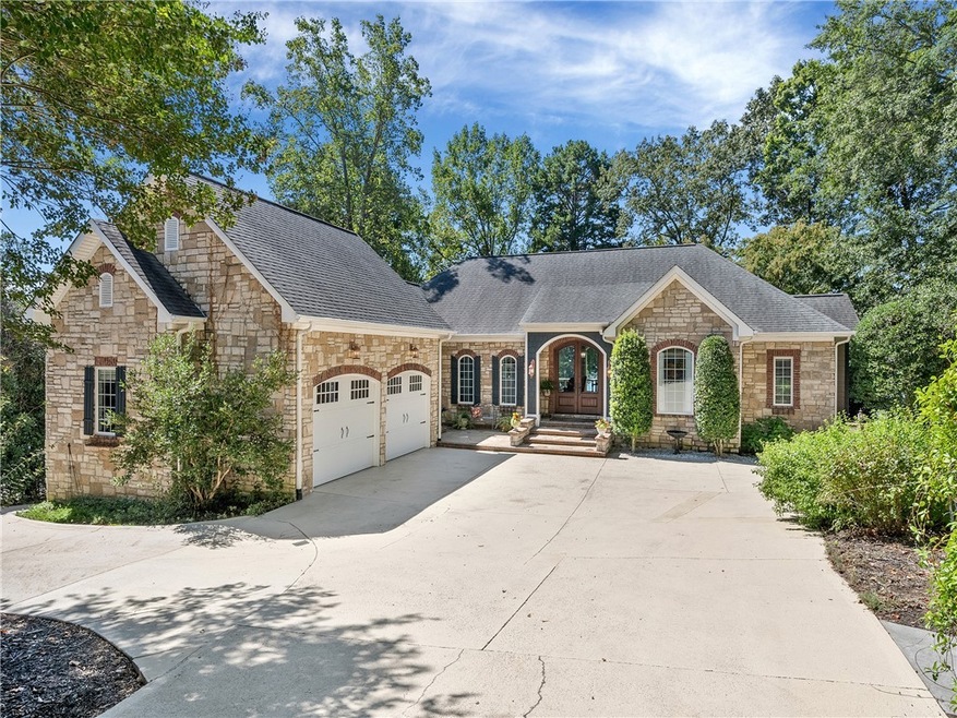 149 Pinnacle Pointe
Beautiful stone exterior with