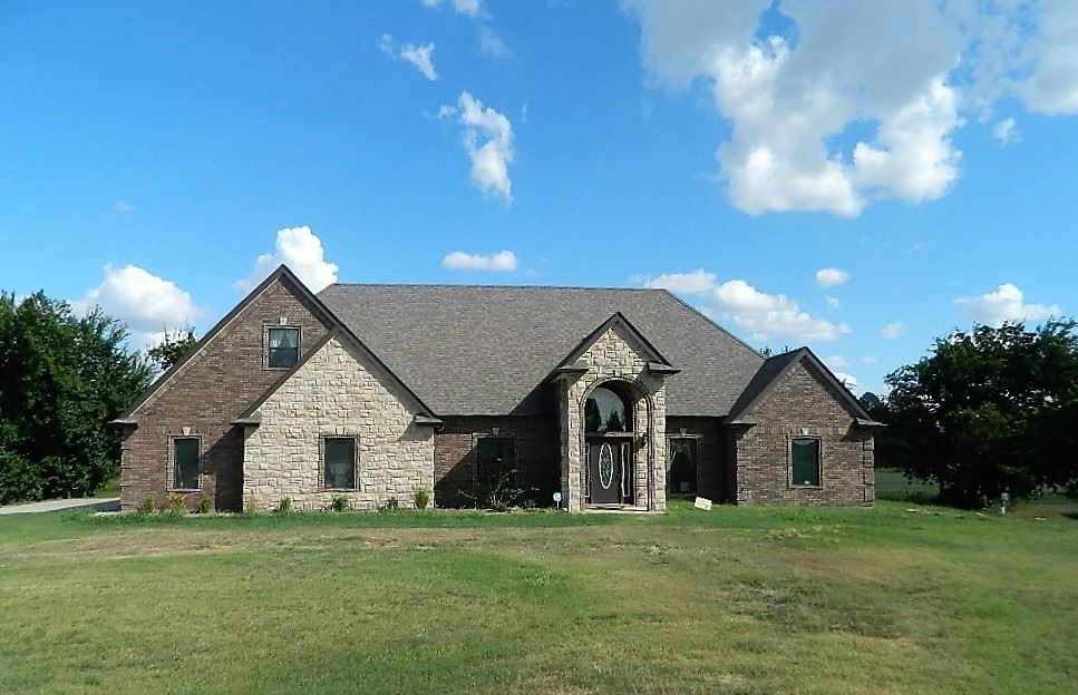 113 NW Tanyas Trail, Cache, OK 73527 - photo 1