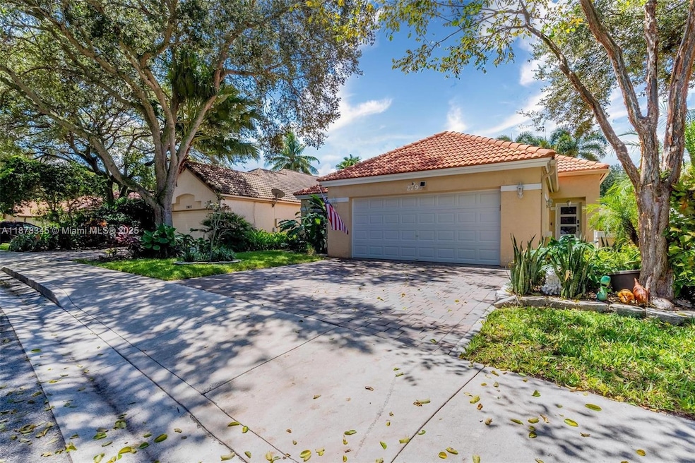 2793 Oakleigh Ln, Davie, FL 33328 - photo 1