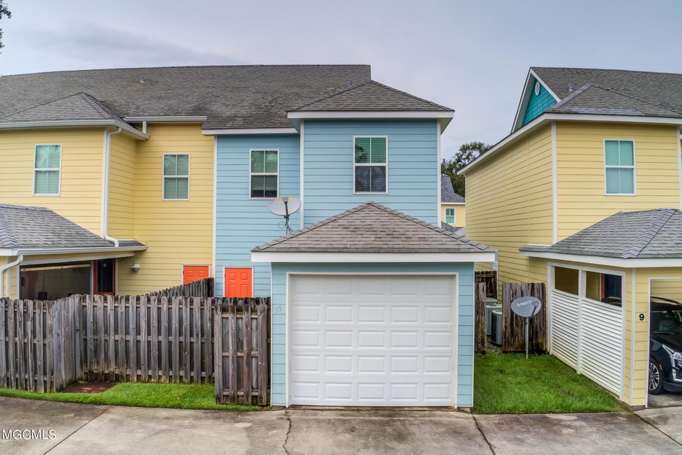 216 Carre Ct unit 10, Bay Saint Louis, MS 39520 - photo 1