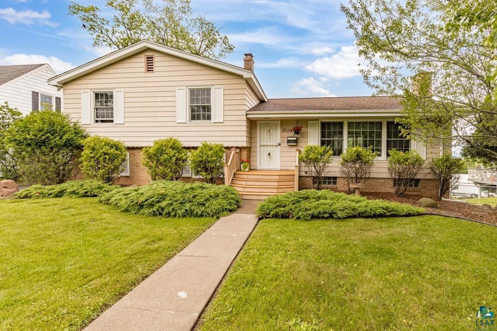 2526 Greysolon Rd, Duluth, MN 55812 - photo 1