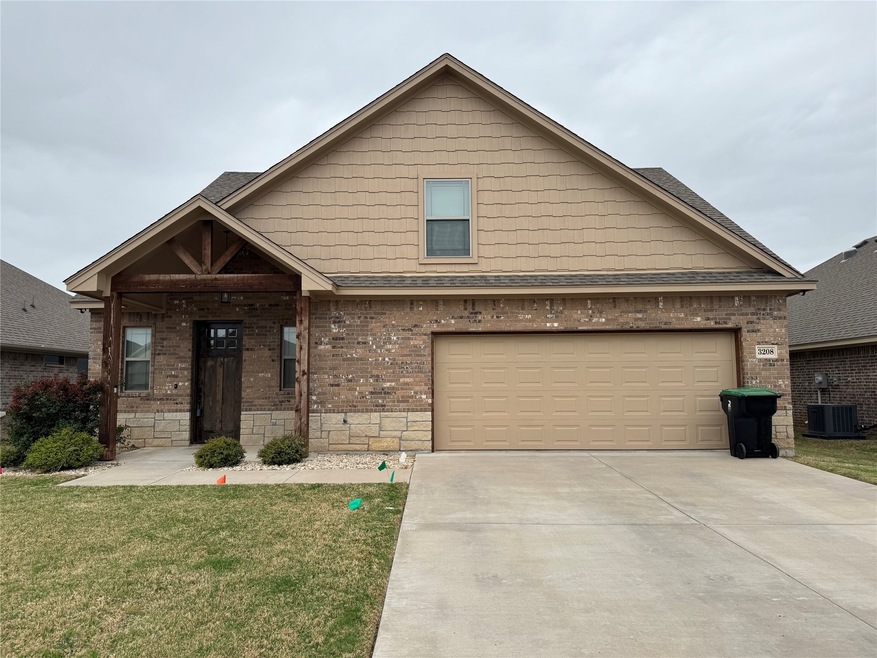 3208 Arrow Creek Dr, Granbury, TX 76049 - photo 1