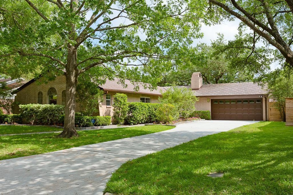 10047 Wickersham Ln, Houston, TX 77042 - photo 1