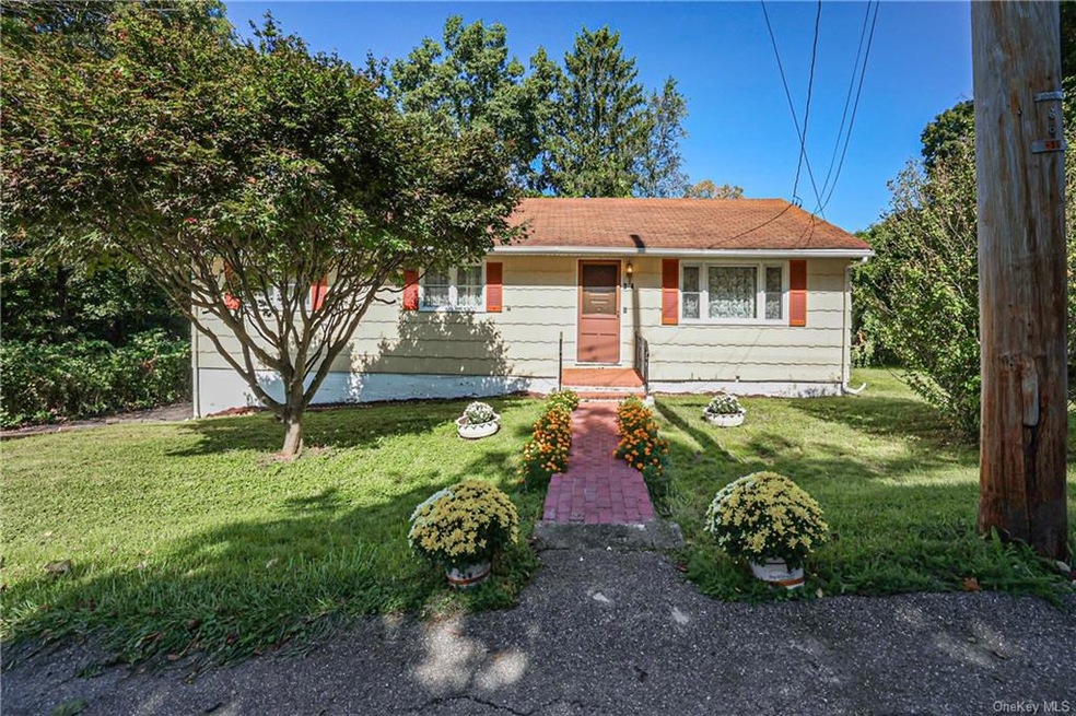 34 Woodstock Rd, Carmel, NY 10512 - photo 1