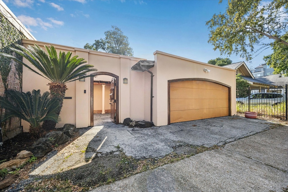 1912 Taft St, Houston, TX 77006 - photo 1