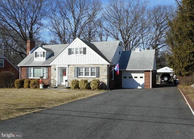 820 Dorsey Ave, Essex, MD 21221 - photo 1