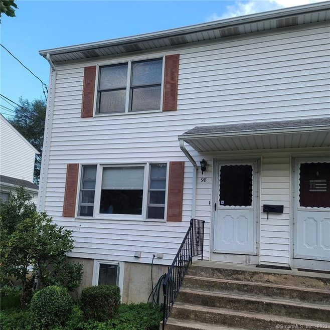 98 Hotchkiss St, Waterbury, CT 06704 - photo 1