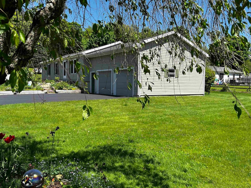 66 Stone Ridge Dr, Rutland, VT 05701 - photo 1