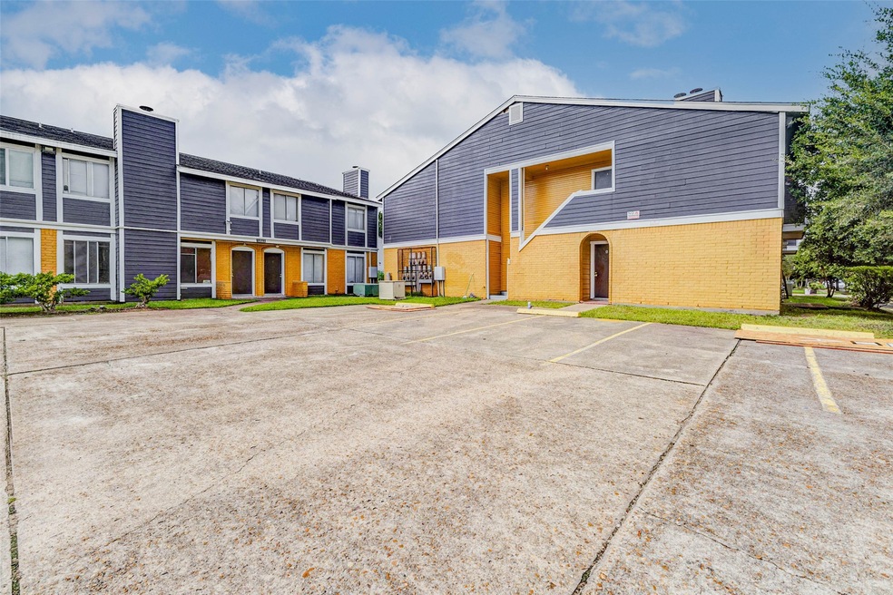 12527 Ashford Meadow Dr unit A, Houston, TX 77082 - photo 1