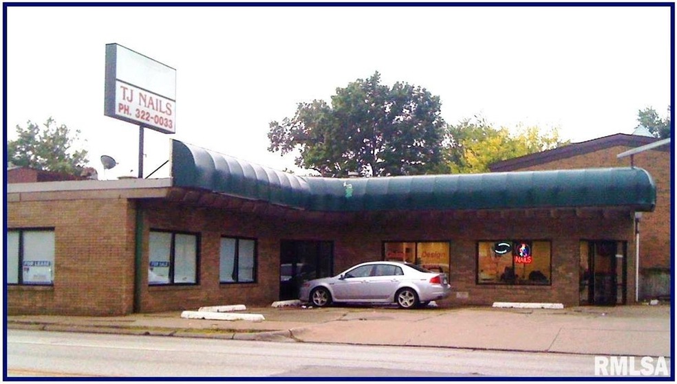 307 E Locust St unit B, Davenport, IA 52803 - photo 1