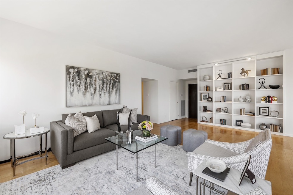 Welcome to 5000 Montrose, unit 7F!